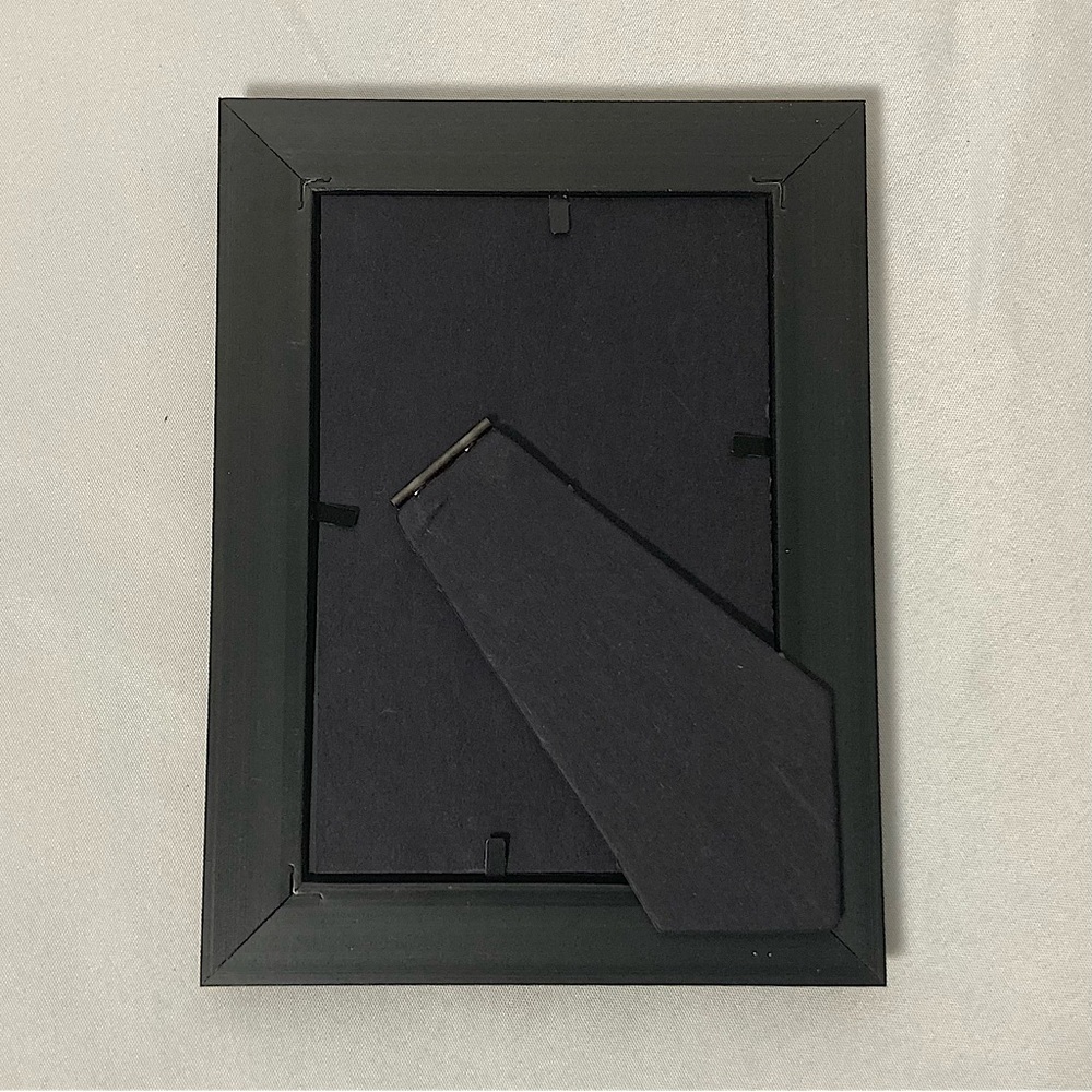 ⭐️ 4 x 6 Plastic Picture Frame Brown With Gold Trim Easel Back - Picture 2 of 6